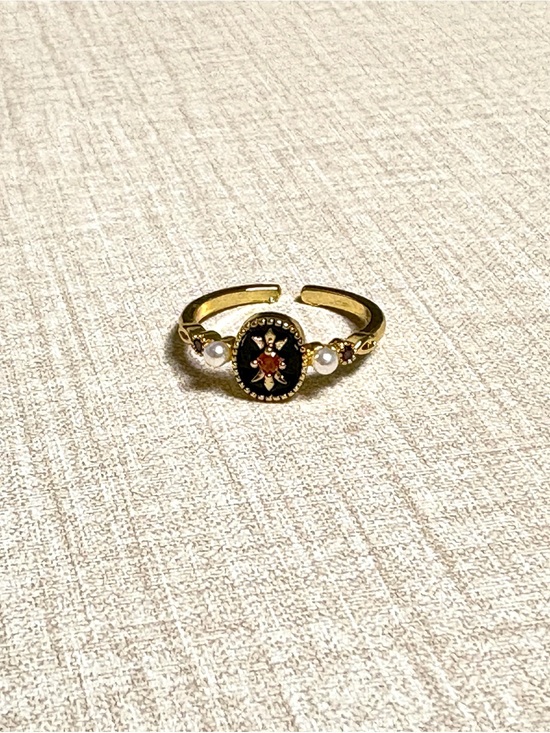 Jewelry - Gold Tone Black Medallion Pearl Accent Adjustable Ring